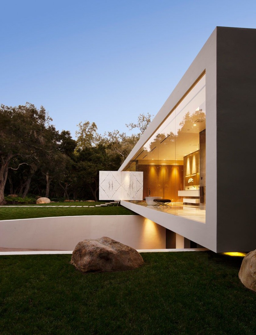 Facade of the most minimalist house ever designed