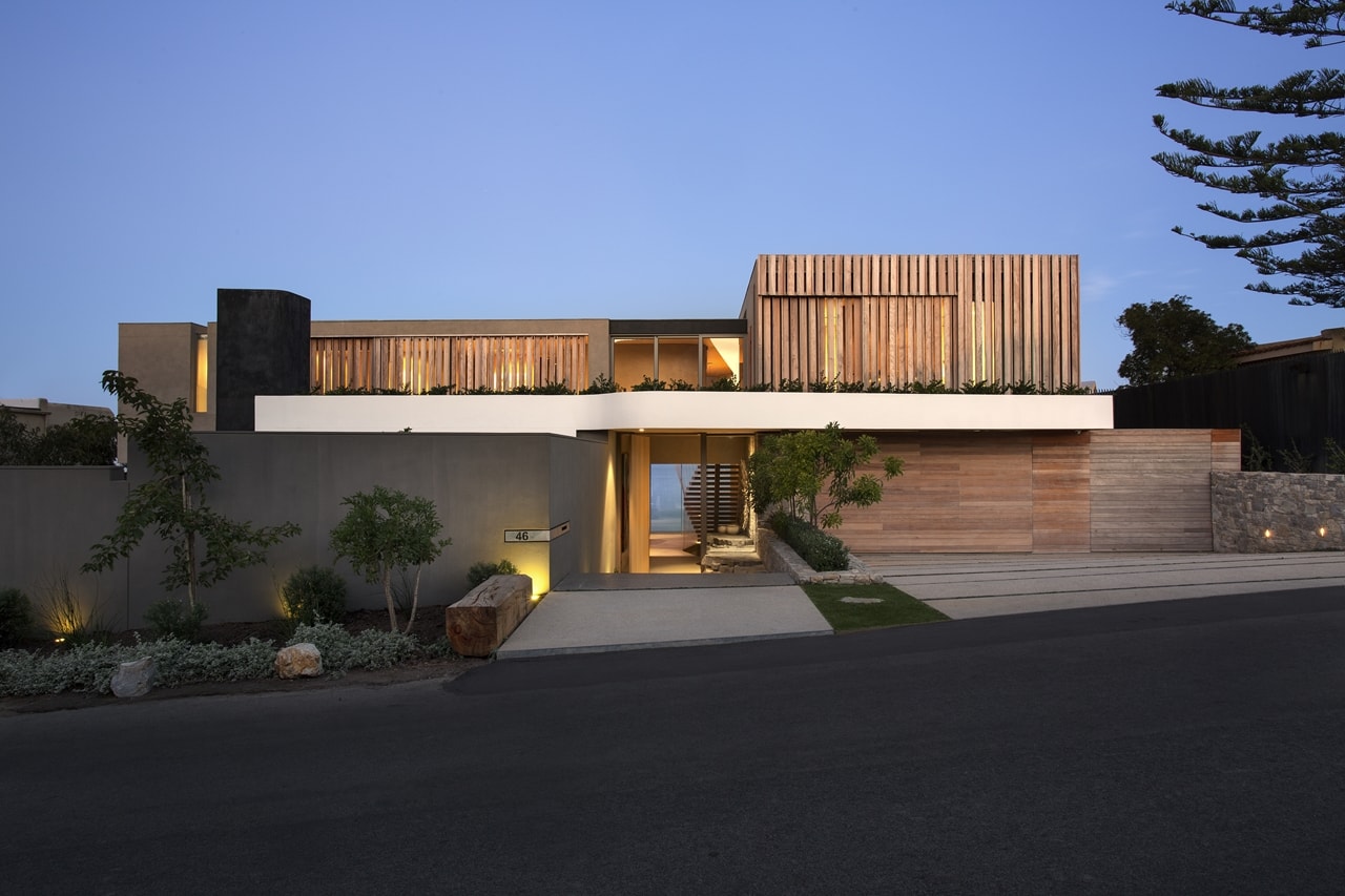 Wooden facade: Modern house design by SAOTA - Architecture Beast