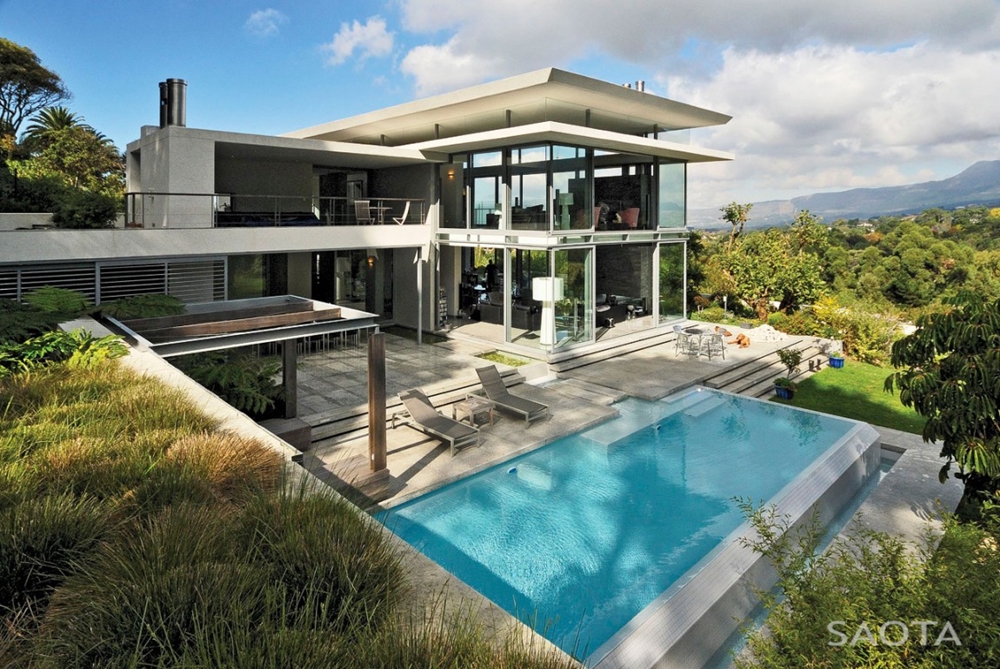 Modern home and swimming pool